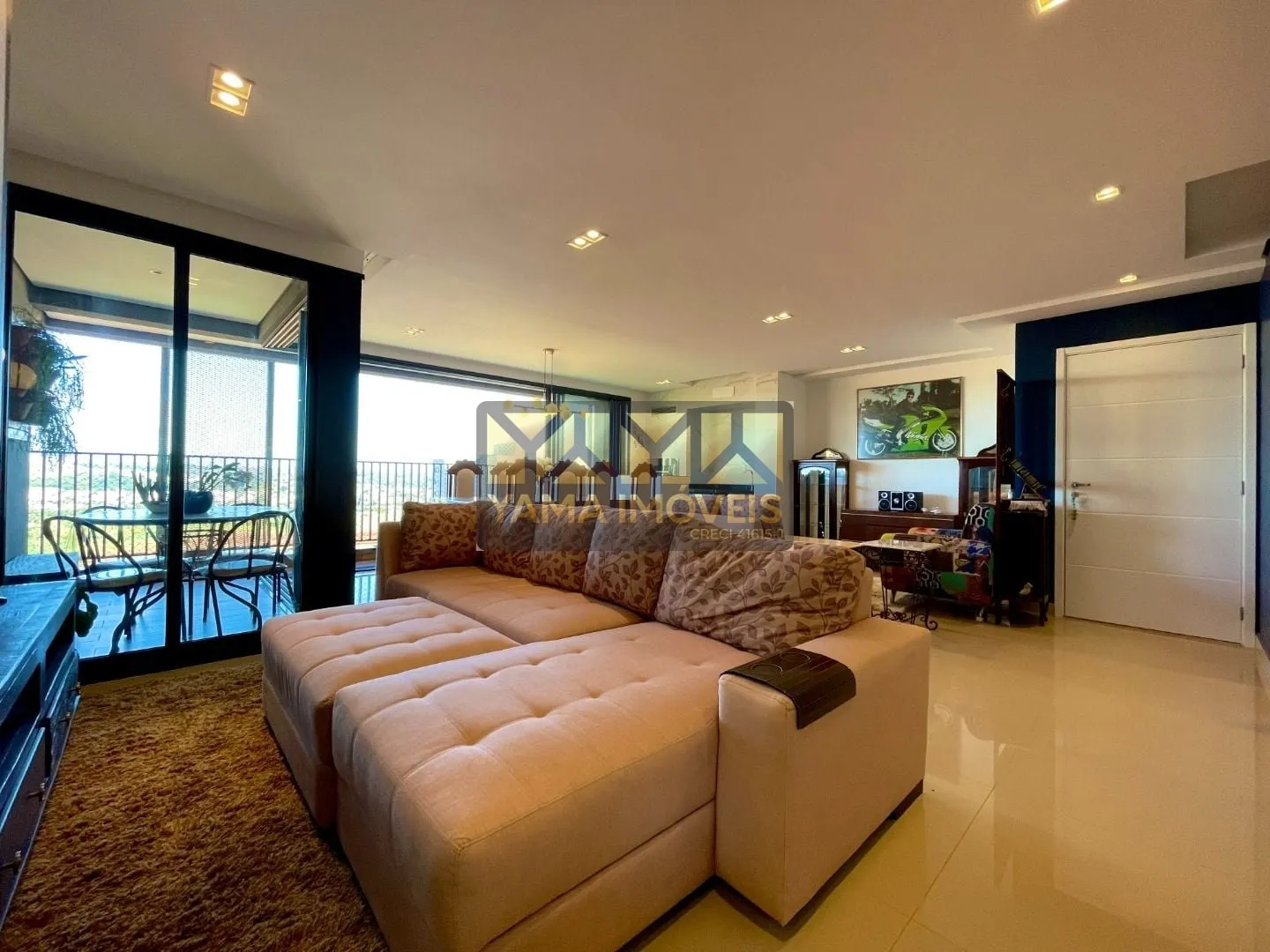 Imagem Perspective - Edifício Perspective Apto no 26 andar com uma vista incrível, pronto pra morar. Na configuração 3 suítes (1 máster com closet e Jacuzzi) 3 vagas