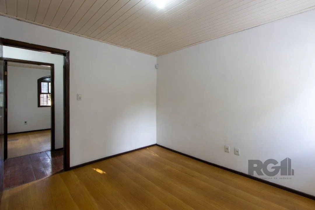 Imagem Casa para Venda - 200m², 3 dormitórios, 2 vagas - Cavalhada