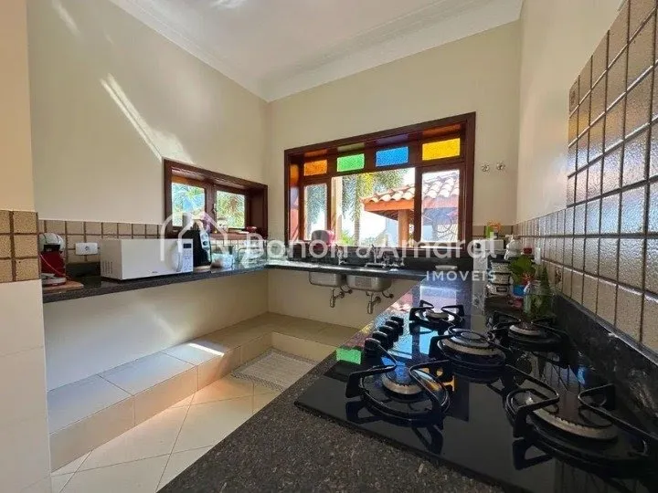 Imagem Casa de Condomínio com 274 m² e 4 Quartos, em Sousas - Campinas/SP