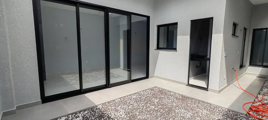 Imagem Casa à venda em Cascavel, Parque Verde - 112m² - Churrasqueira, Suíte, Portão Eletrônico