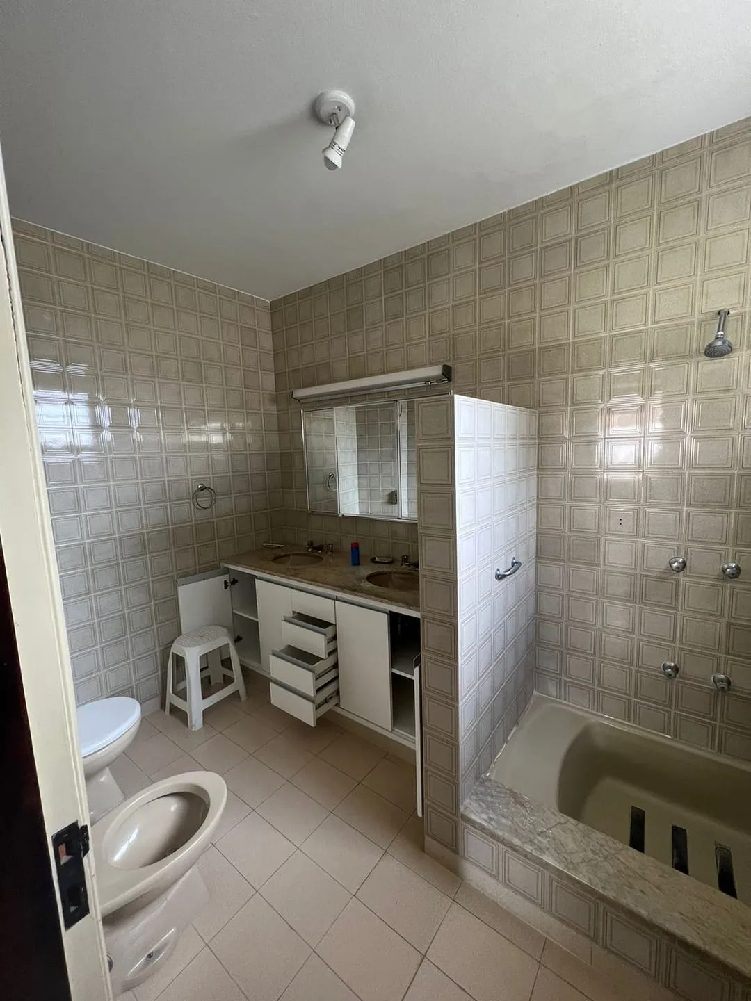 Imagem Casa à venda 5 Quartos, 2 Suites, 7 Vagas, 821M², Jardim das Nações, Taubaté - SP