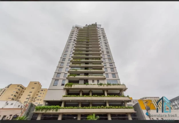 Imagem Apartamento mobiliado a venda, 03 quartos sendo 02 suítes, 02 vagas no Centro de Curitiba PR