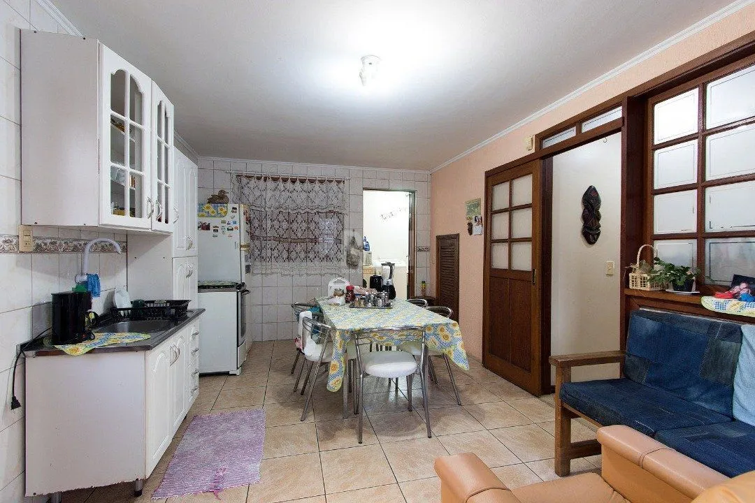 Imagem Casa para Venda - 229.18m², 4 dormitórios, sendo 4 suites, 5 vagas - Cavalhada