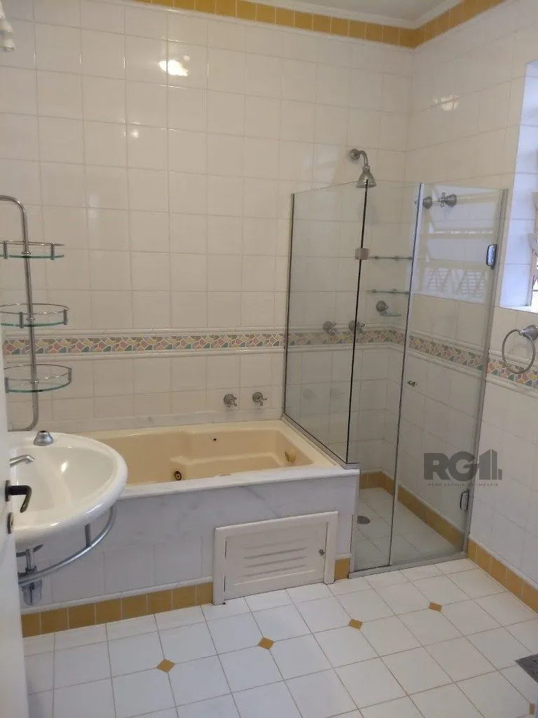 Imagem Casa de 168m² - 3 dormitórios, 3 vagas no bairro Nonoai