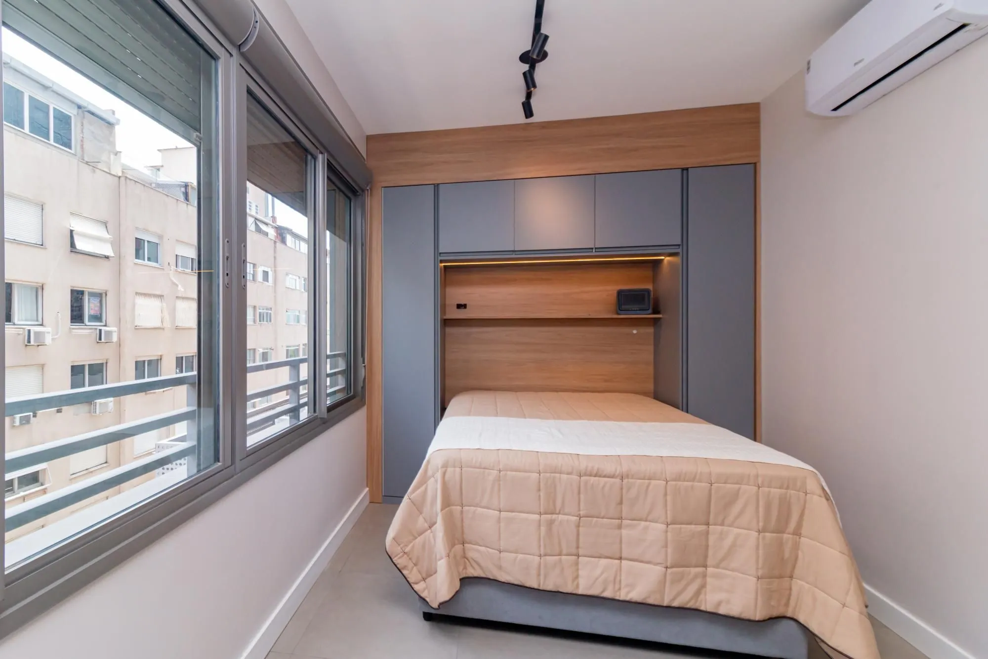 Imagem STUDIO ANDAR ALTO C BAIXA EM FRENTE A REDENÇÃO Porto Alegre