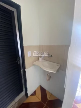 Imagem Casa de 2 dormitórios à venda no Residencial 2000, Uberaba