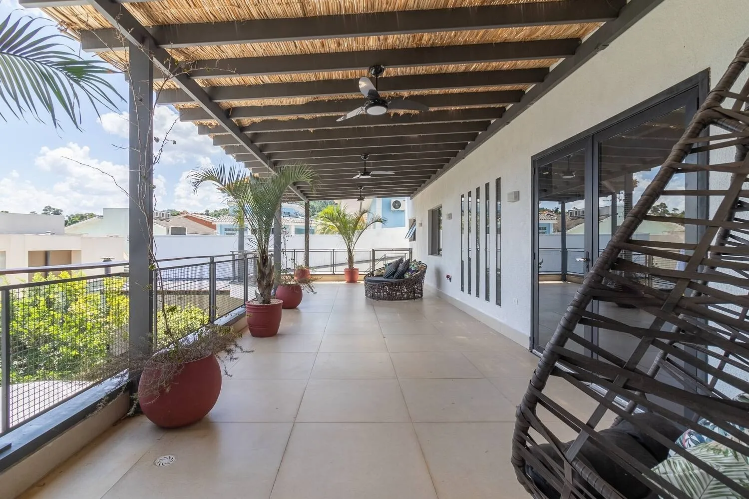 Imagem Casa de Luxo Modernizada em Alphaville ? Privacidade, Conforto e Sustentabilidade