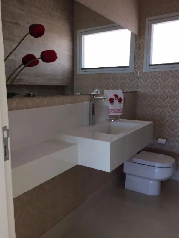 Imagem Luxuosa Casa em Condomínio: 4 Quartos, 4 Suítes, 3 Salas e 620m² em Valinhos-SP, Condomínio Zurich Dorf