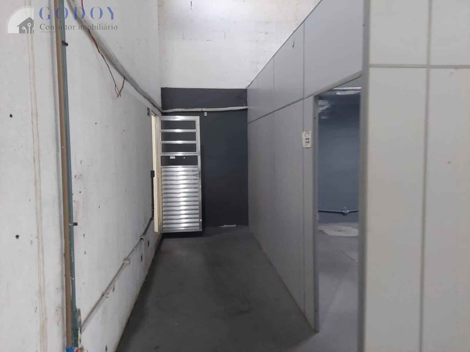 Imagem Galpão Comercial e Industrial com 825m² para Locação