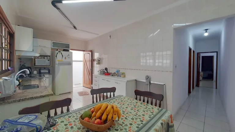 Imagem Casa de 2 dormitórios sendo 1 suíte, 3 banheiros, 3 vagas, com 240m² no Rudge Ramos, São Bernardo do Campo