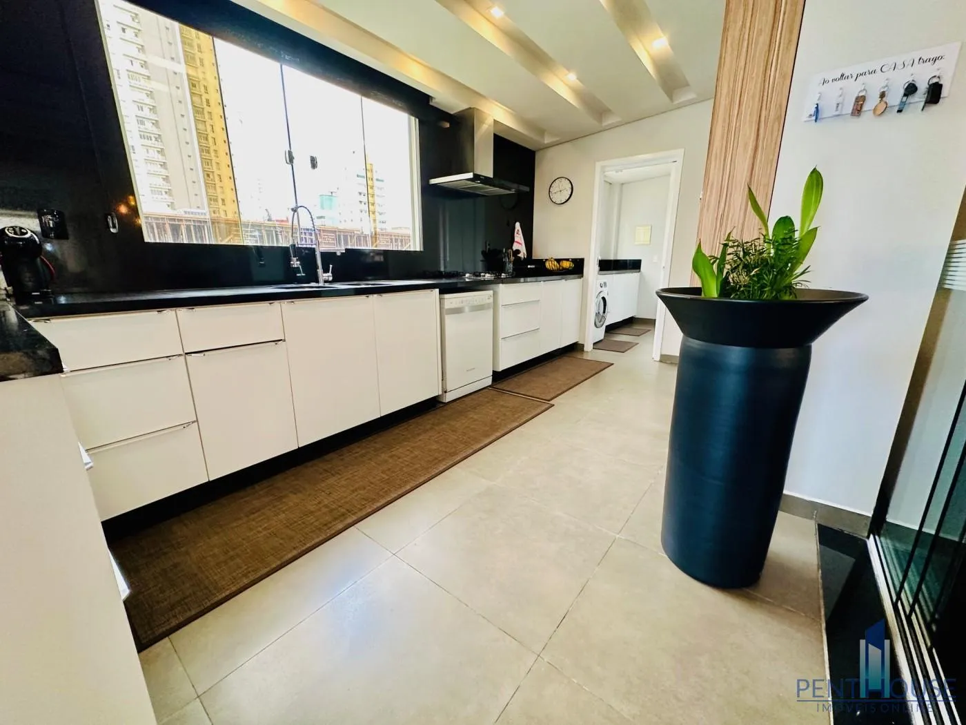 Imagem Apartamento com Terraço para Venda em Balneário Camboriú, CENTRO, 3 dormitórios, 1 suíte, 2 banheiros, 1 vaga