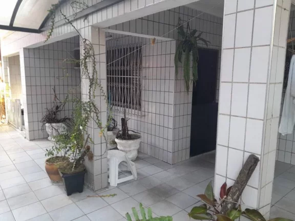 Imagem Sobrado com 3 dormitórios à venda, 199 m² por R$ 1.200.000,00 - Mirim - Praia Grande/SP