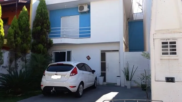 Foto do imóvel Casa à venda 3 Quartos, 1 Suite, 2 Vagas, 199M², Santana, Pindamonhangaba - SP