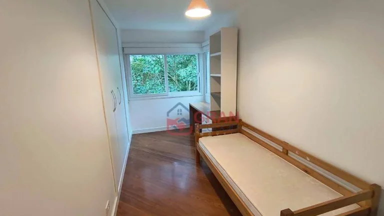 Imagem Casa Alto Padrão para Aluguel em Condomínio Fechado com Bosque Privativo