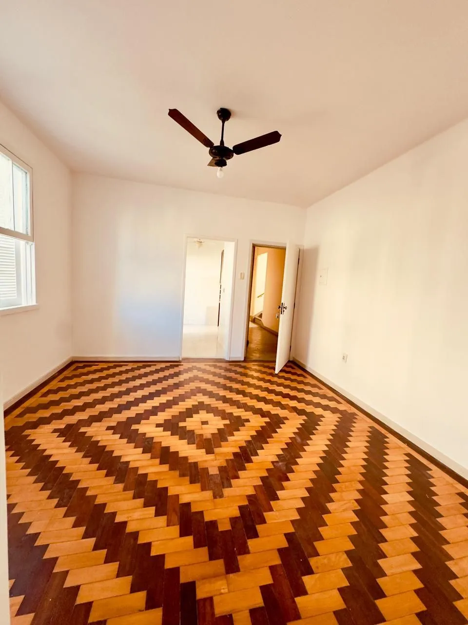 Imagem Ótimo Apartamento à Venda - Bairro Floresta | Porto Alegre