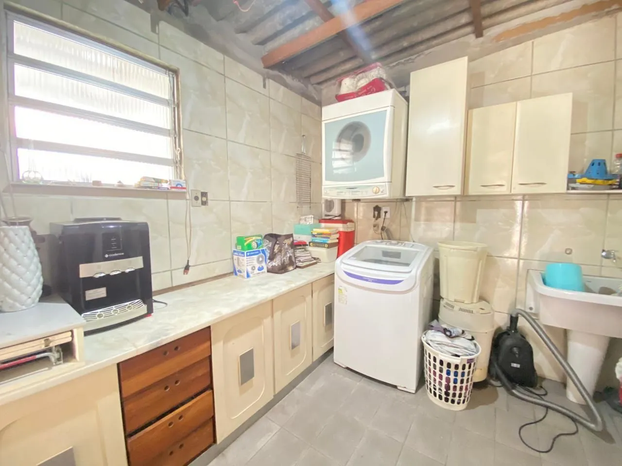 Imagem Casa 4 dormitórios I vaga 8 carros I Bairro Camaquã
