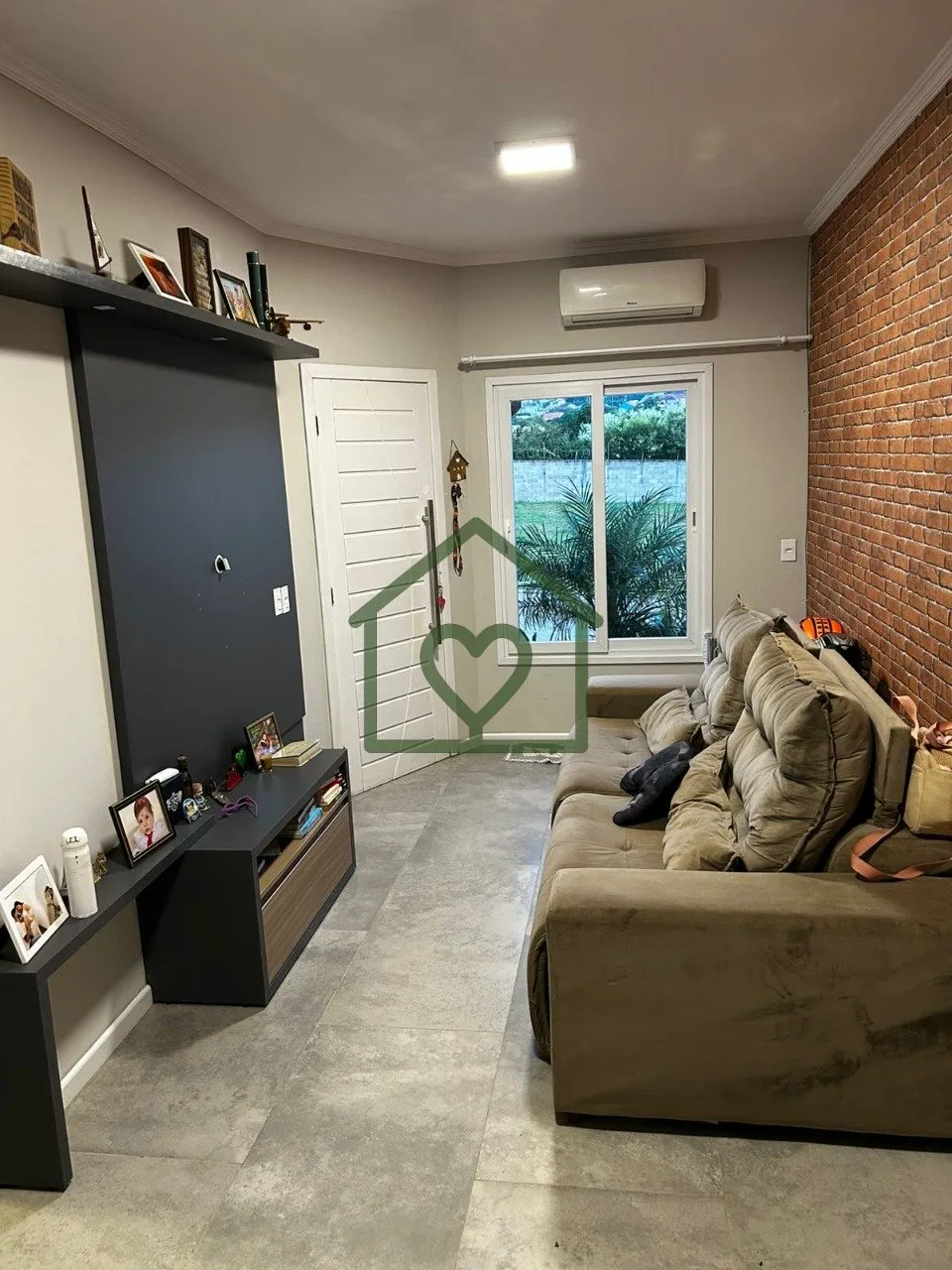 Imagem CASA TÉRREA à venda em Lomba do Pinheiro, Porto Alegre

Imóvel com 2 quartos, living para 2 ambie...