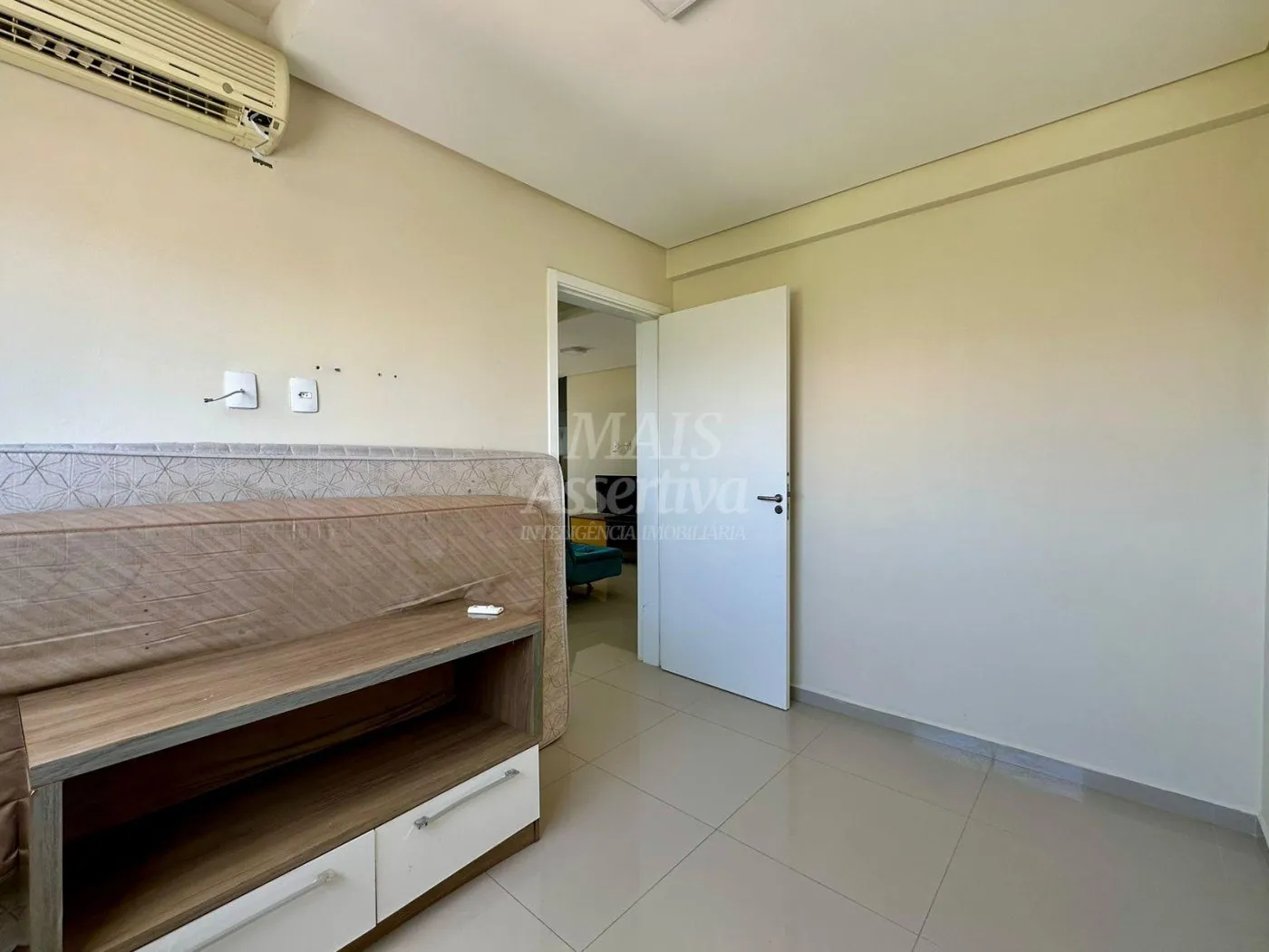 Imagem Apartamento semimobiliado 03 dormitórios para venda em Itapema bairro Morretes