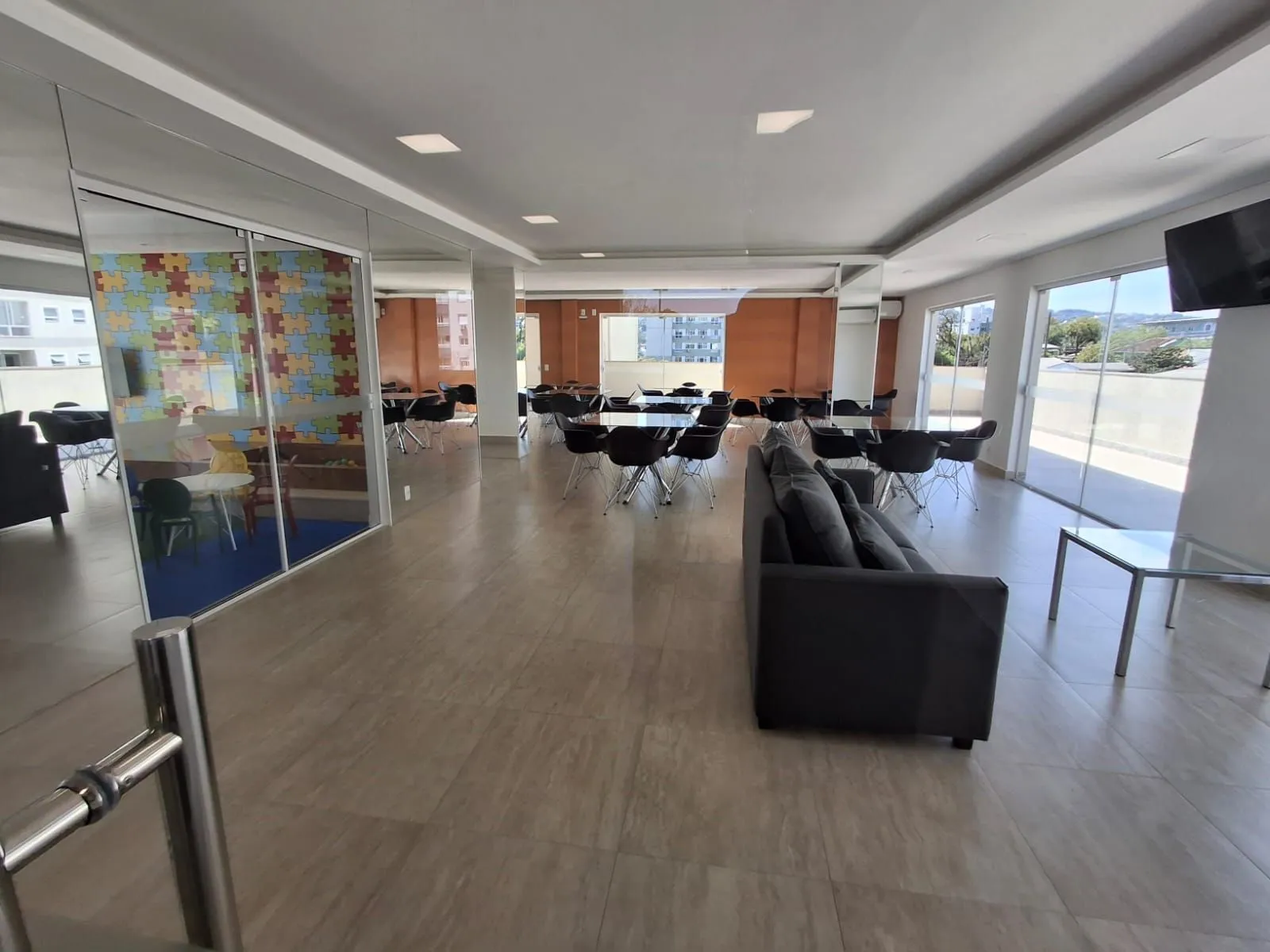 Imagem Apartamento de 2 dormitórios com 1 vaga de garagem , nunca habitado !