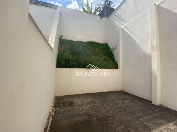 Imagem Casa com 3 dormitórios à venda bairro Nossa Senhora das Graças em Betim/MG