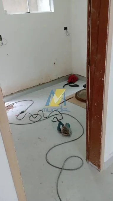 Imagem Galpão Comercial à Venda com 330m² na Rua Oratório - em Santo André