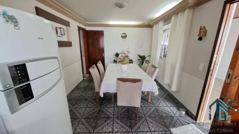 Imagem Casa, terreno com duas casas, 05 quartos c/suíte, área gourmet, no Capão Raso em Curitiba PR