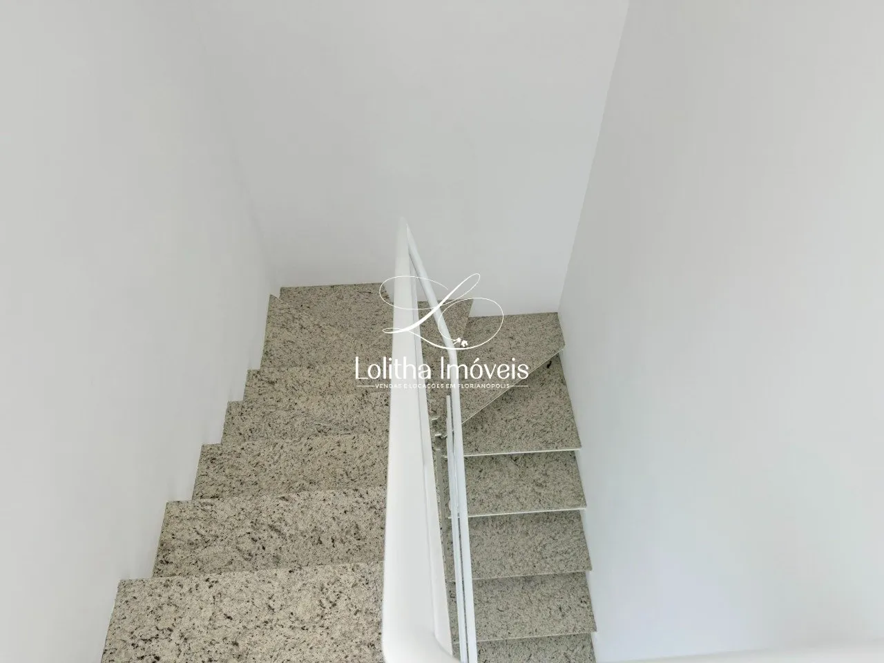 Imagem Cobertura Duplex com 3 suítes e 4 vagas para aluguel- Itacorubi, Florianópolis/SC