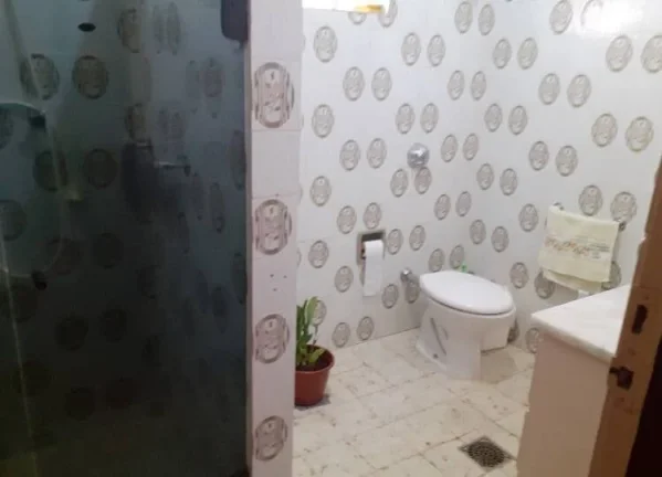 Imagem CASA COM 04 QUARTOS, 03 VAGAS, RUA PLANA NO BAIRRO SERRA