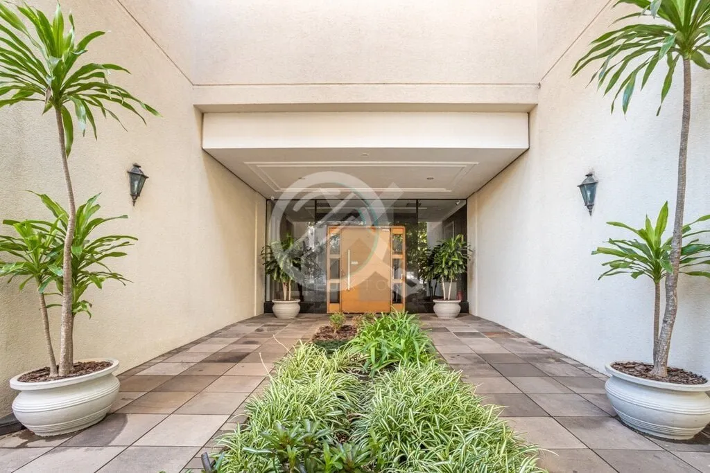 Imagem Luxton imóveis vende ou aluga apartamento com 2 dormitórios, sendo 1 suite, 2 vagas na garagem, ba...