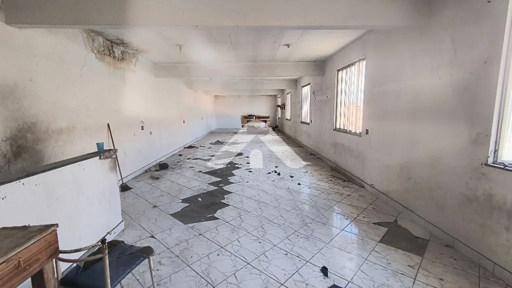 Imagem Galpão no Campinho com 200 m2, próximo a Delegacia
