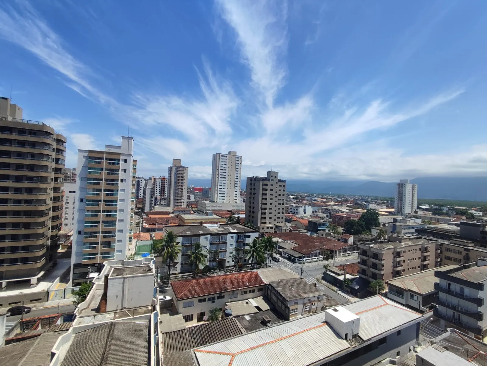 Imagem Espaçoso Apartamento na Praia Grande - VILA TUPI