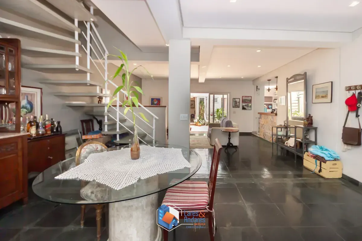 Imagem Casa de vila para venda em Aclimação com 4 quartos, sendo 1 suíte, 247m²