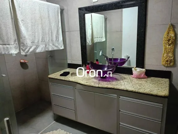 Imagem Casa mobiliada com 3 dormitórios à venda, 300 m² por R$ 1.300.000 - Setor Pedro Ludovico - Goiânia/GO