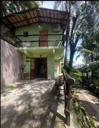 Imagem Casa Sobrado à Venda com 3 Quartos em Camburi, São Sebastião