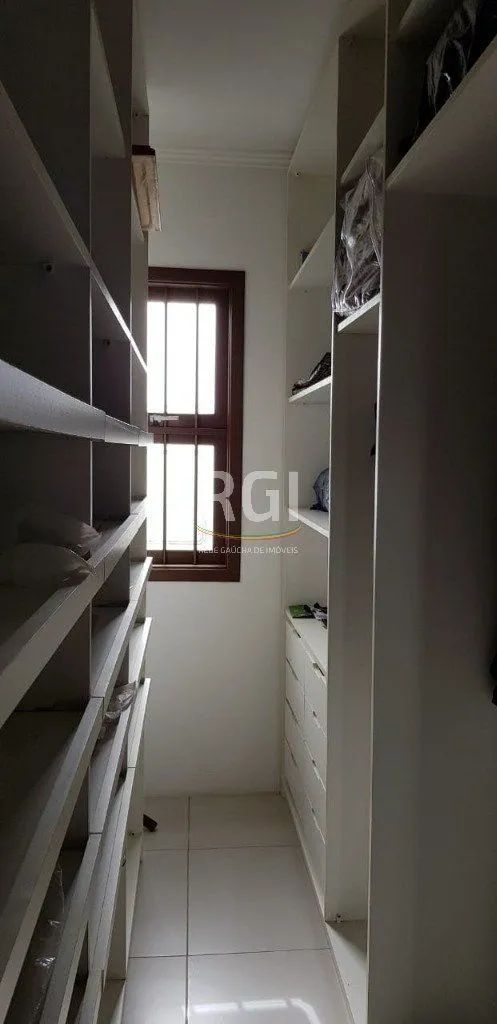 Imagem Casa para Venda - 300m², 4 dormitórios, sendo 2 suites, 4 vagas - Medianeira