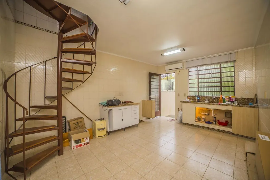 Imagem Casa de 4 dormitórios à venda no Bairro Santa Tereza - Porto Alegre