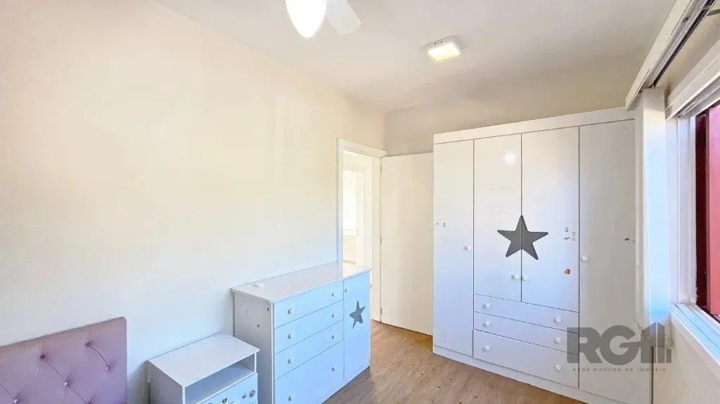 Imagem Casa de 3 dormitórios no bairro Cavalhada