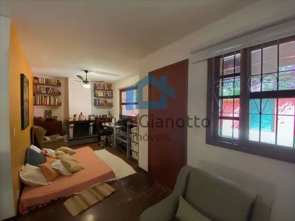 Imagem Casa de campo térrea à venda na Granja Viana