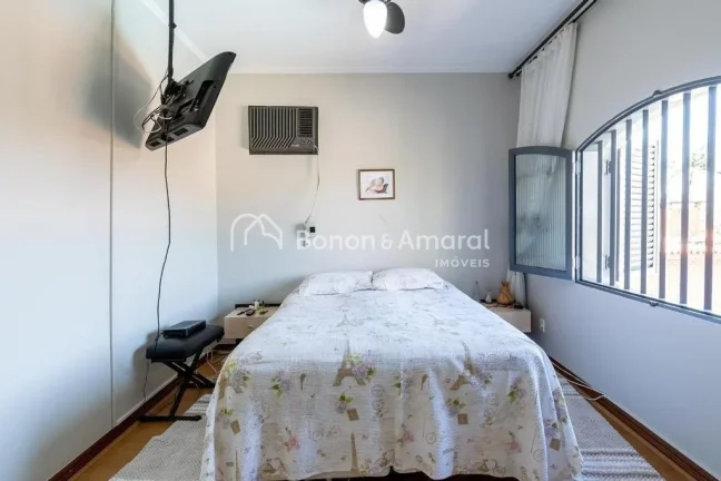 Imagem Casa à venda no Parque Taquaral, em Campinas/SP. Com 4 dormitórios, sendo 2 suítes com closet e h...