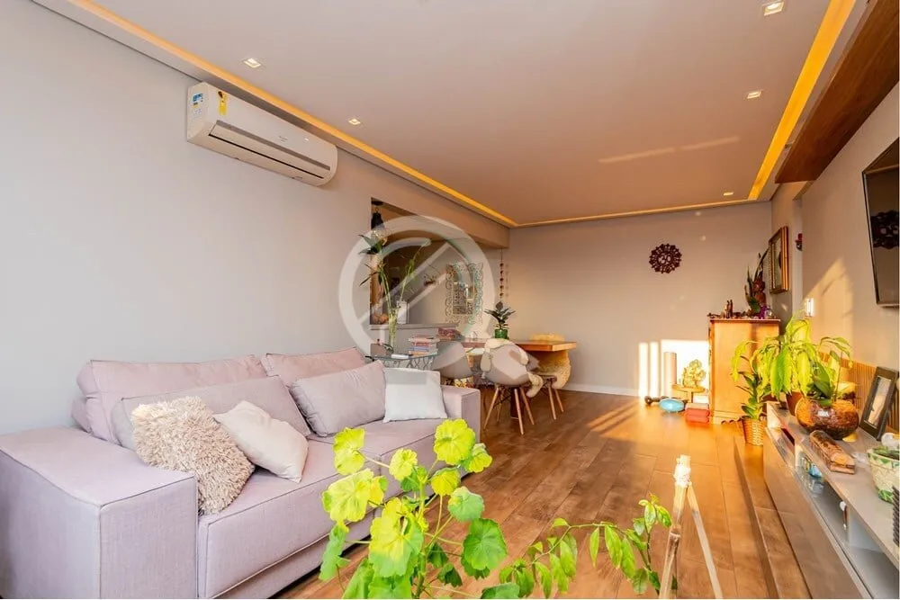 Imagem Apartamento encantador, todo reformado, semi mobiliado, pronto para morar! Conta com 79 m² de área...