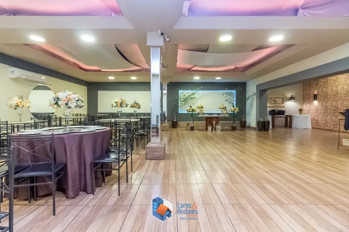 Imagem Conjunto comercial para venda em Parque São Domingos, 320m²