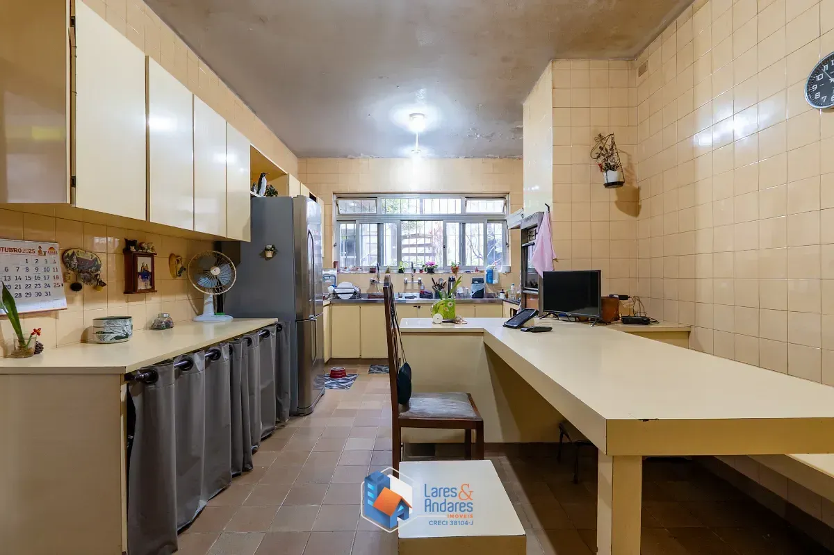 Imagem Casa para venda em Moema com 3 quartos, sendo 3 suítes, 330m²