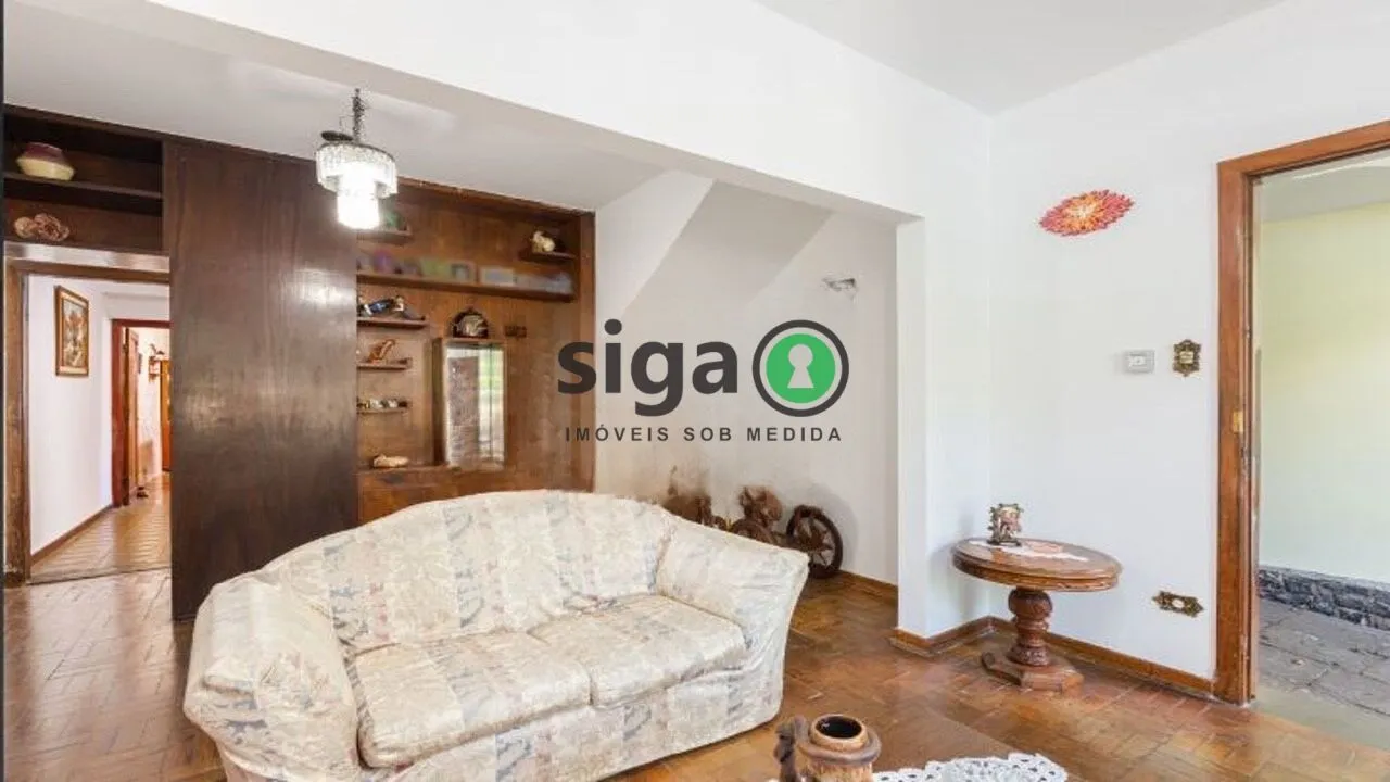 Imagem Sobrado em Perdizes com 248m², 4 quartos e 2 suítes em localização nobre.