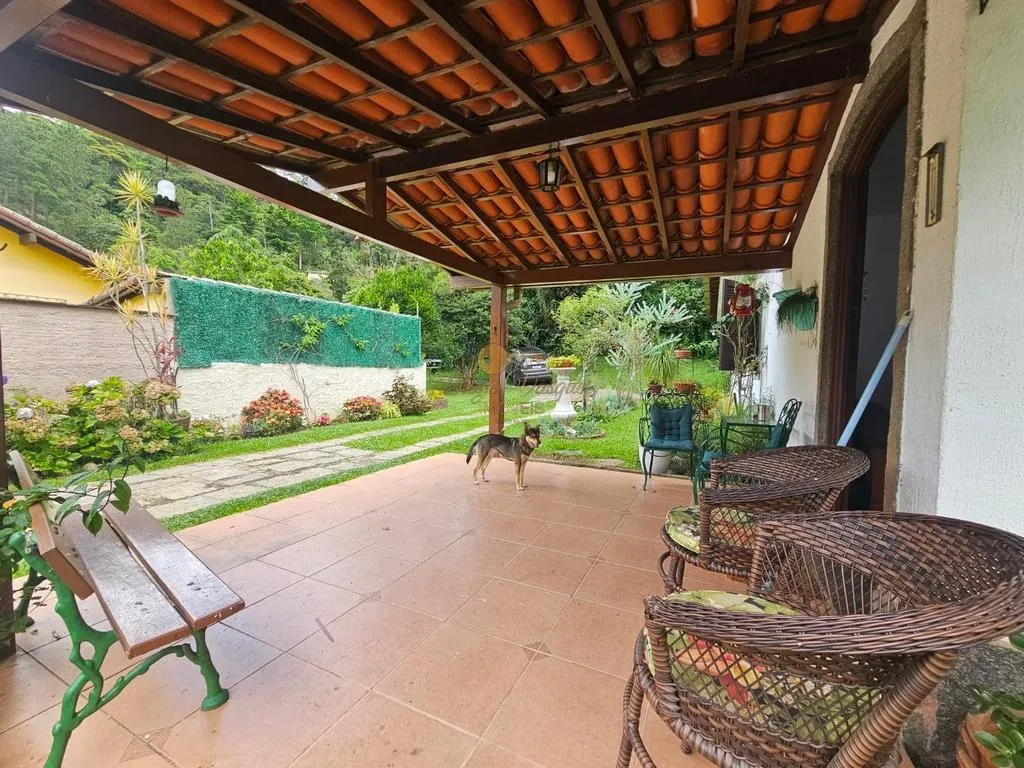 Imagem Casa para Venda em Teresópolis / RJ no bairro Ermitage