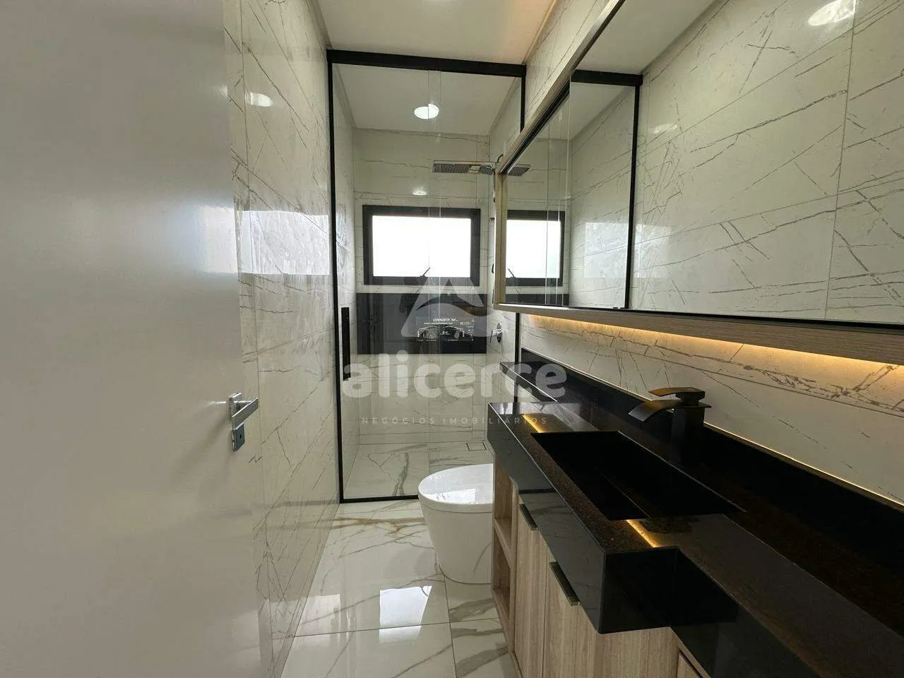 Imagem Casa mobiliada ampla, 3 dormitórios com suíte em São José - SC