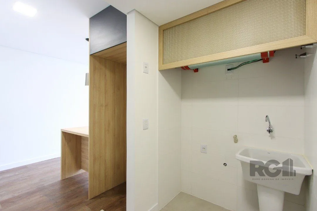 Imagem Apartamento em Porto Alegre no Bairro Petrópolis, de 2 quartos, GARDEN , semi mobiliado