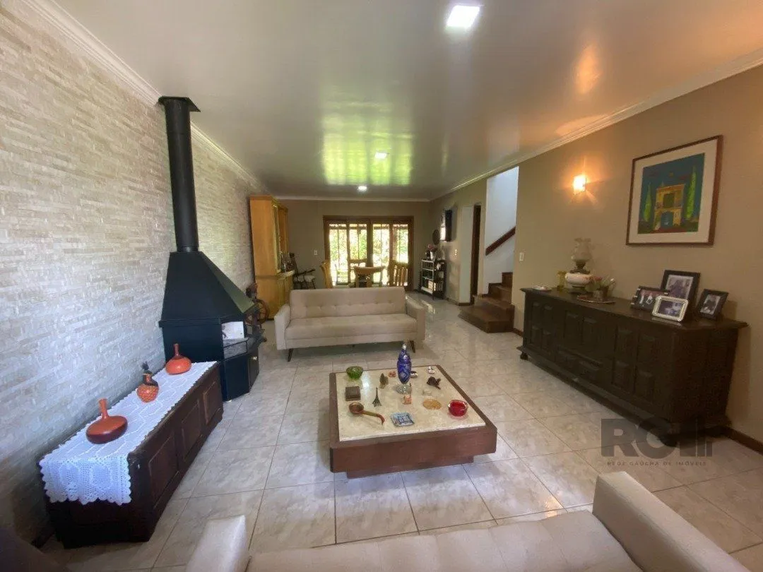 Imagem Casa para Venda - 350m², 4 dormitórios, sendo 4 suites, 4 vagas - Tristeza