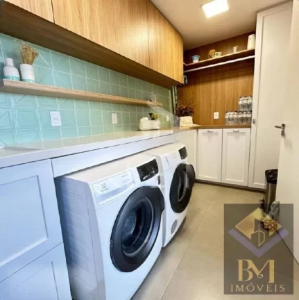 Imagem Belíssima casa de altíssimo padrão, combinando luxo, conforto sofisticação.