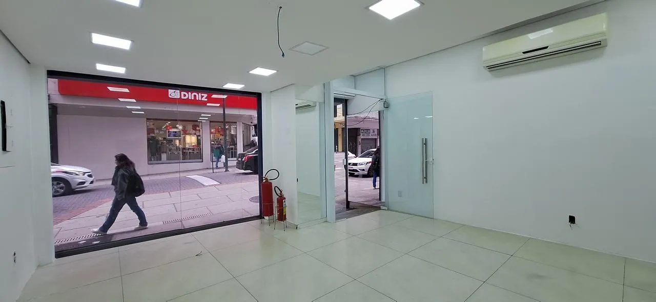 Imagem MÁFFER IMÓVEIS ALUGA - LOJA COMERCIAL NO CENTRO Rua Dr. Flores, 267 | Centro - Porto Alegre/RS
