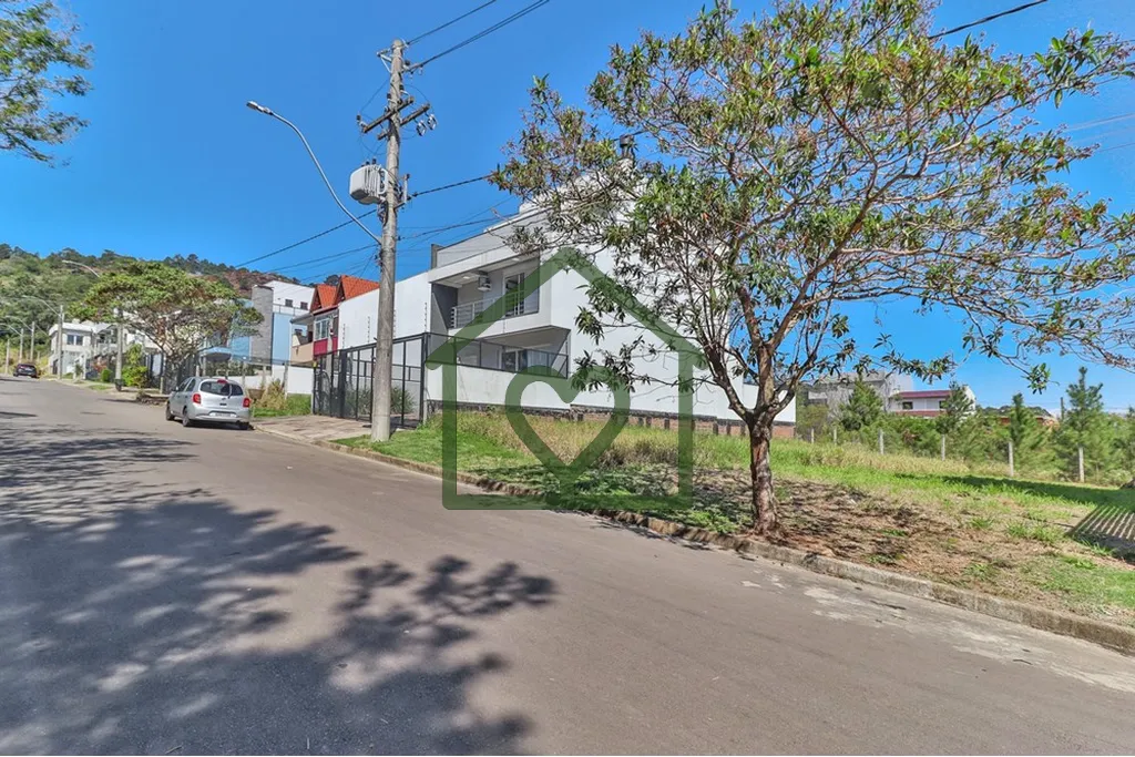 Imagem Terreno plano com 200 m2 (8 m de frente por 25 m de comprimento), localizado em rua calma e arboriza...